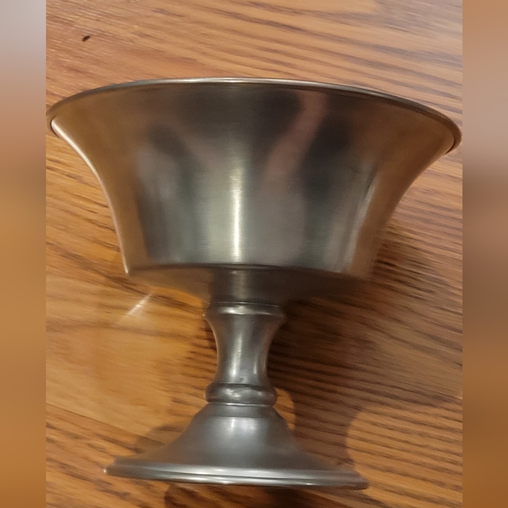 1970S WOODBURY PEWTER PEDESTAL PEWTER BOWL WITH PATINA